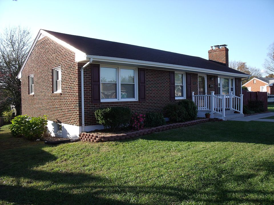 1st image of 4424 Harford Cir NW