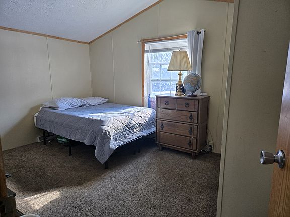 5th image of 70 Pinecrest Dr