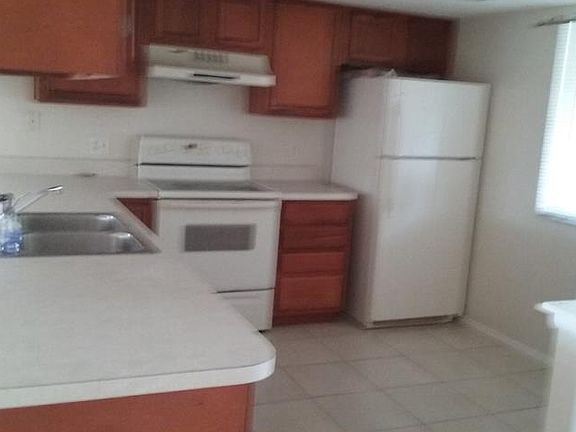 5th image of 2948 Bancroft Cir E APT E