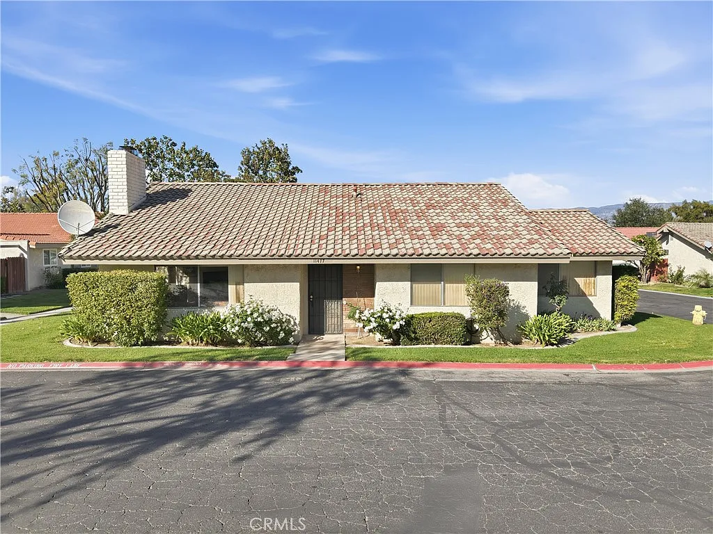 2 bed, 1188 sqft, $2,700 — Photo 2