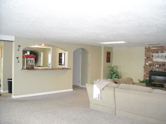 5th image of 2026 S Crestmont Dr