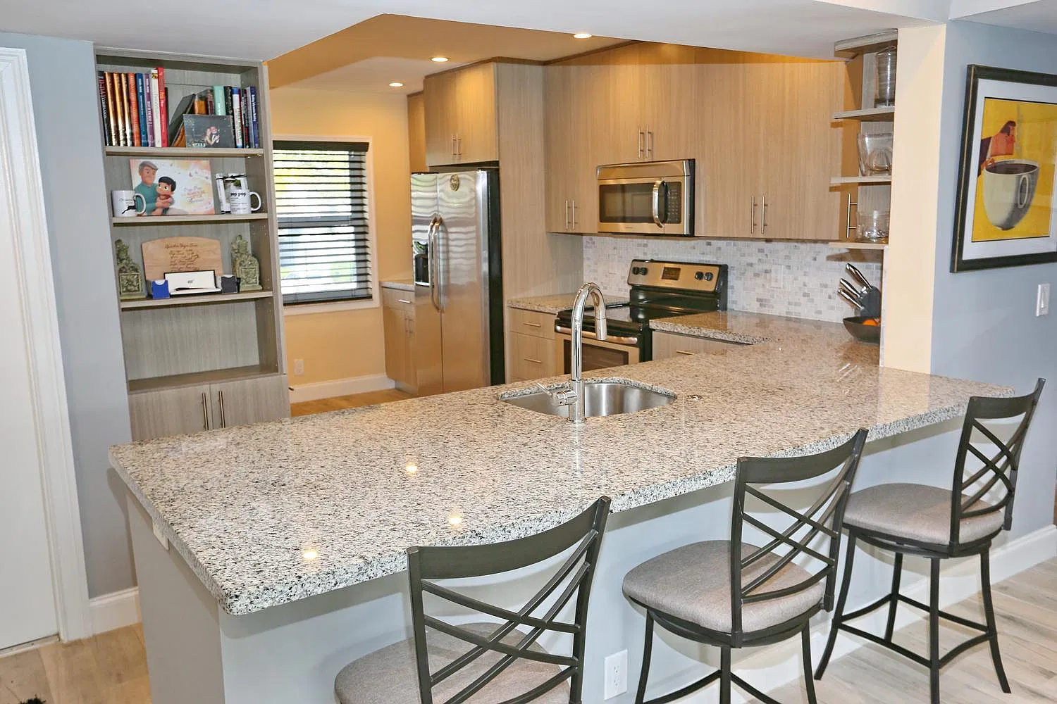 2 bed, 2.0 bath, 1044 sqft, $2,000 — Photo 3