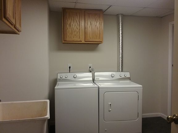 Laundry with Utility Sink