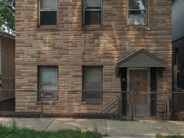 2704 S Hillock Ave, Chicago, IL 60608