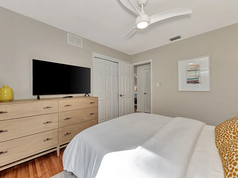 1726 Floyd St — Photo 29