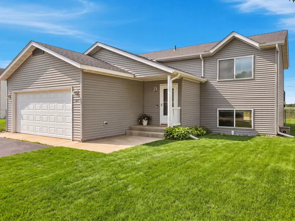 321 Jasmine Ln, Saint Joseph, MN 56374