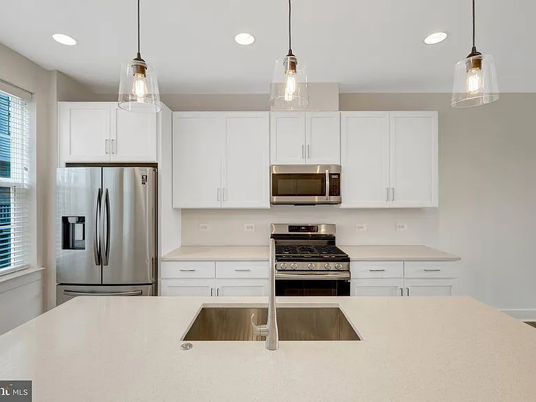 11247 Beaker St — Photo 17