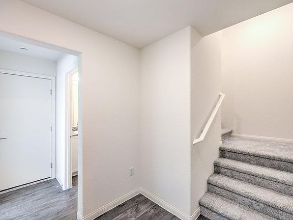 4th image of 2666 Champagne Gold Ave
