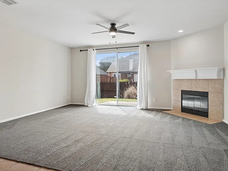 11589 Snyder Dr — Photo 4