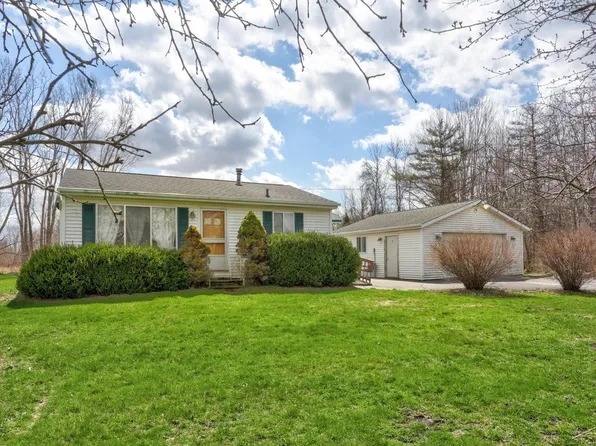 714 E North St, Saint Charles, MI 48655