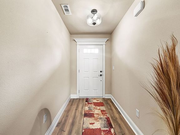4th image of 4 Newstead Ln