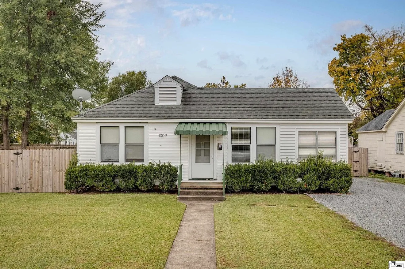 3 bed, 1800 sqft, $1,450 — Photo 1