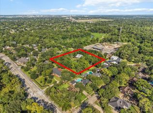 1304 Deepwood Dr, Friendswood, TX 77546