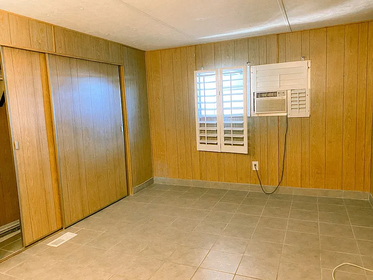 719 S Lyon Ave — Photo 9