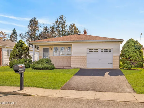 241 Charlotteville Drive N, Toms River, NJ 08757