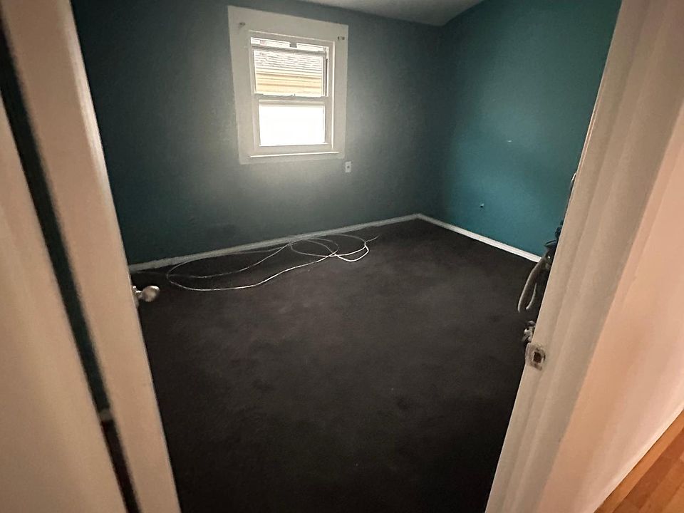 1st image of 868 Sheldon Ave #3