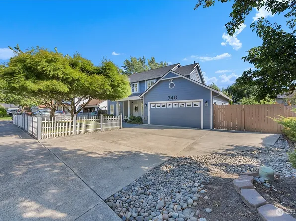 740 E Heritage Loop, La Center, WA 98629