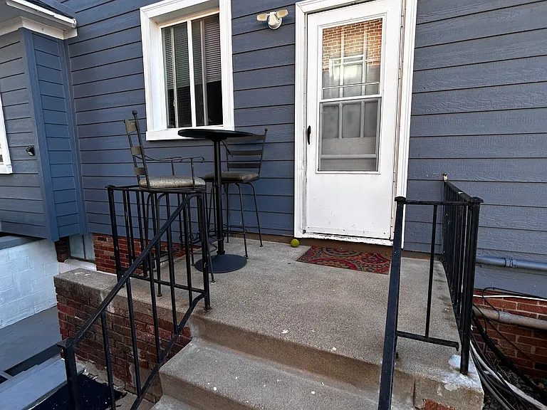 3851 Dewey Ave #B — Photo 2