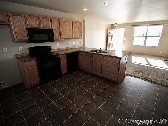 4th image of 331 N Platte River Dr