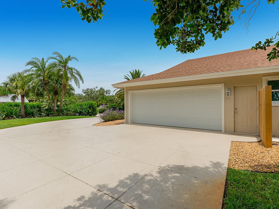 1st image of 2402 SW Racquet Club Drive