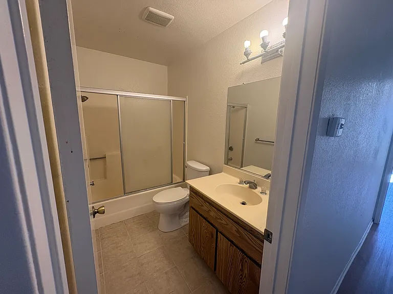 615 E Colorado Blvd #D — Photo 18