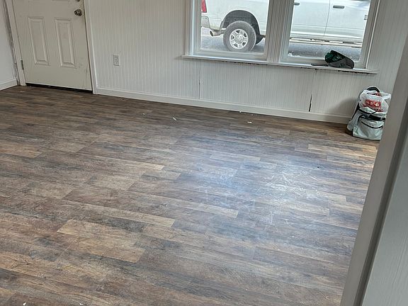3rd image of 301 Davis Rd