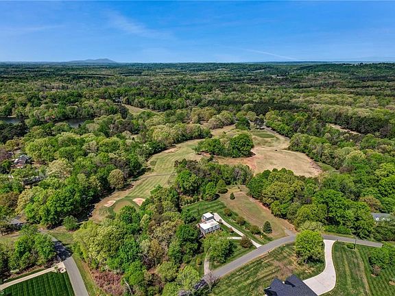 5th image of 150 Hogan Dr