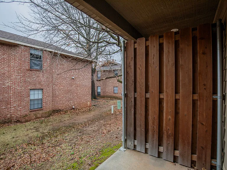 786 W Breeze Cv — Photo 19