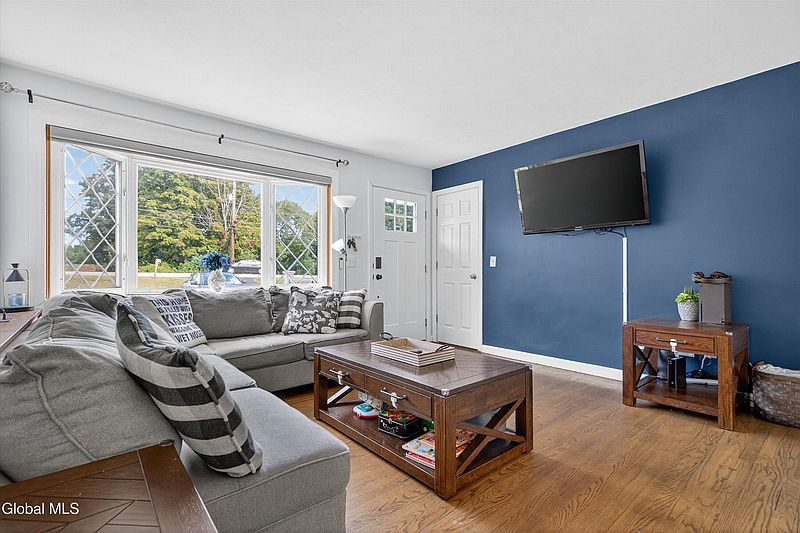 3rd image of 1321 W High Street