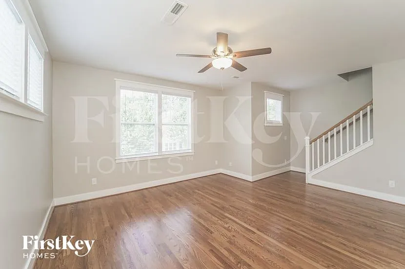 3 bed, 3.5 bath, 1935 sqft, $3,010 — Photo 4