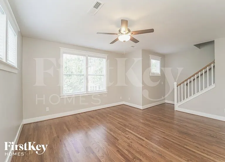 355 Spring St — Photo 4