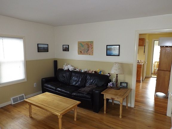 3rd image of 1 Francis St