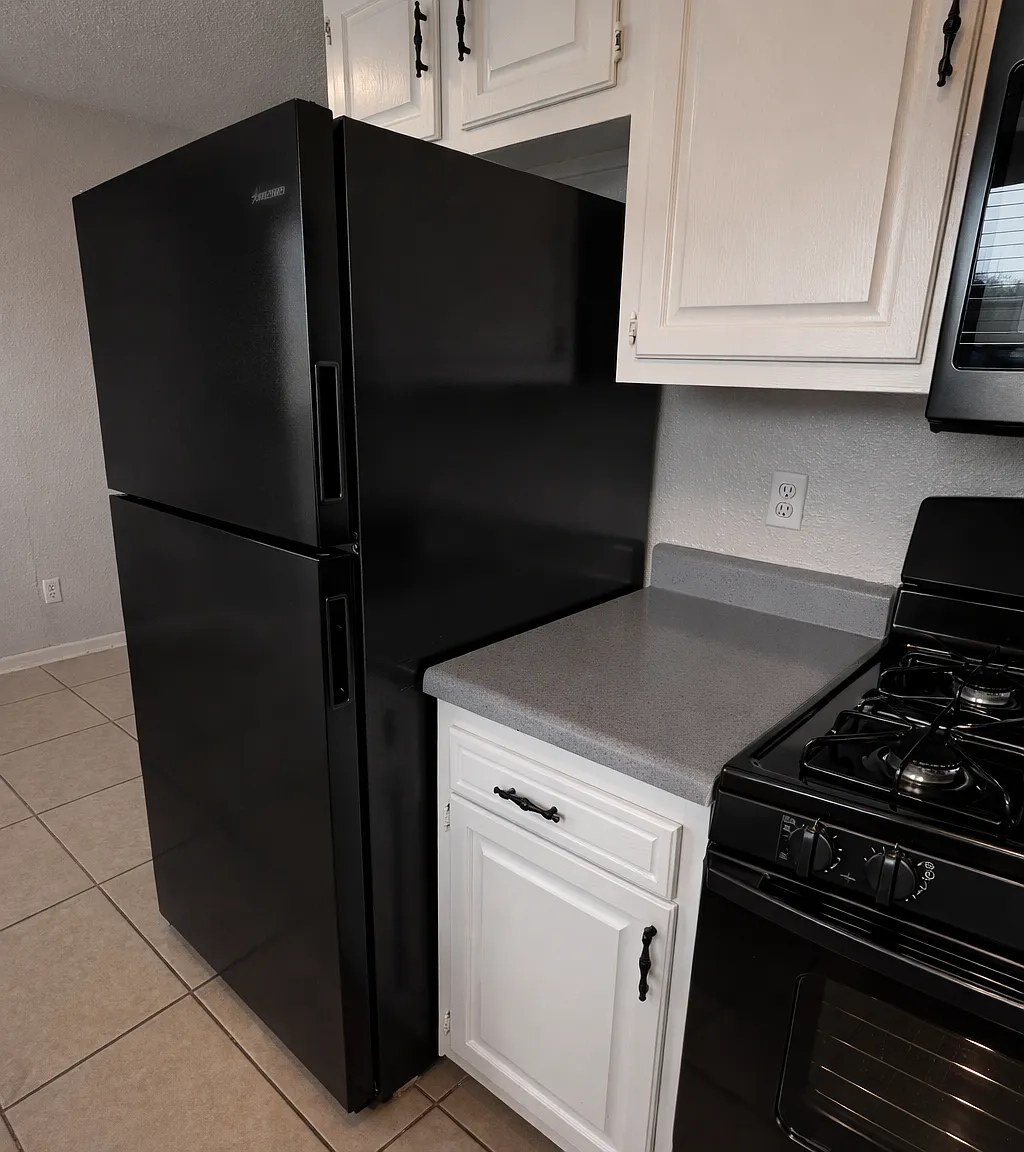 327 Sunrise Ave — Photo 4