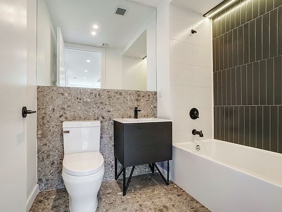 5th image of 1515 Park Pl #407