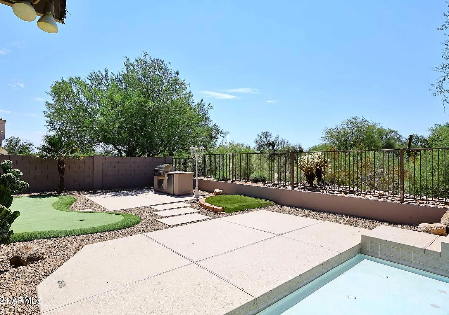 3 bed, 2.0 bath, 1857 sqft, $4,000 — Photo 3