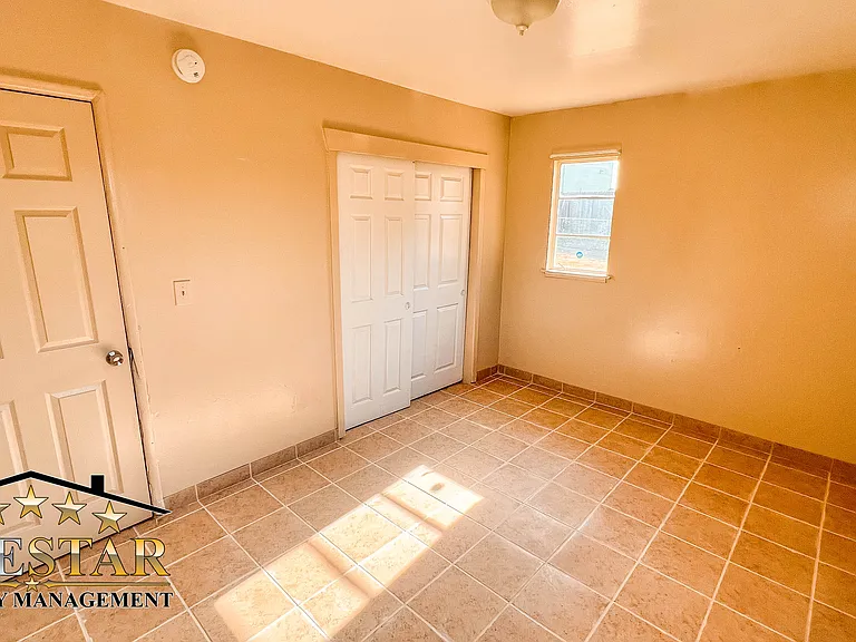 2105 Del Amo Way — Photo 13