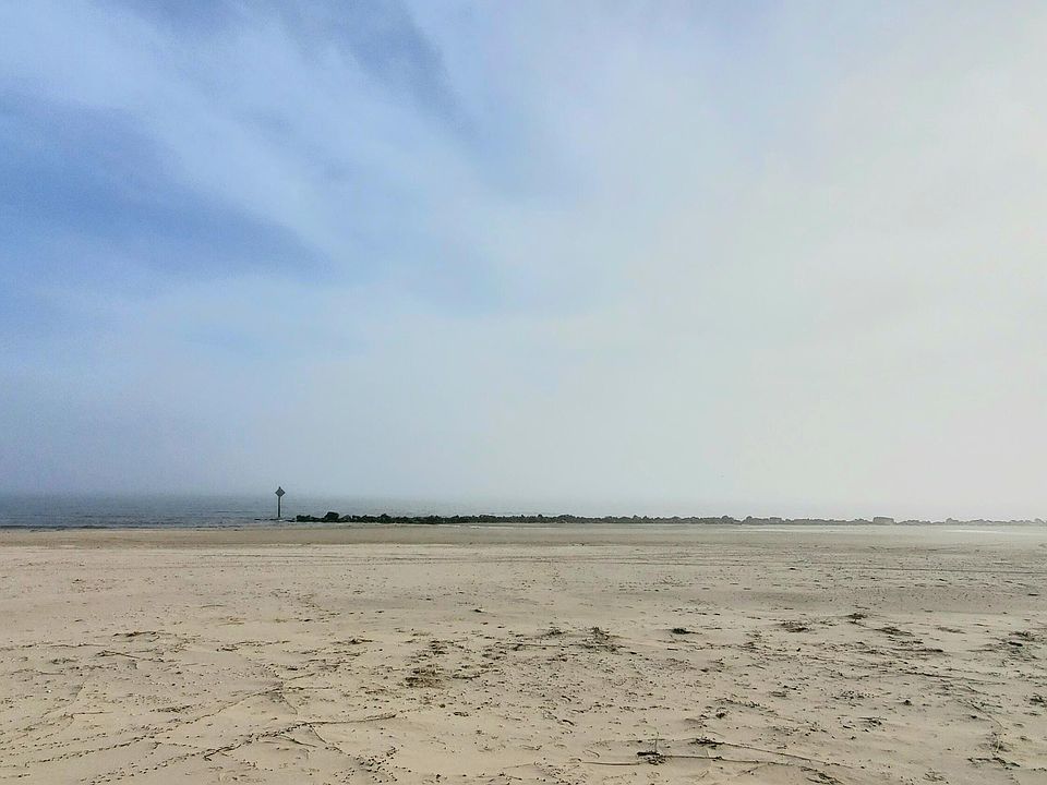 2nd image of Long Beach Rd
