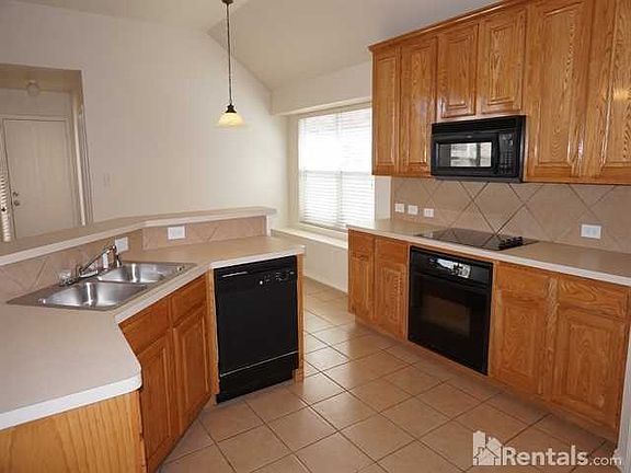 4th image of 4910 Hopewell Dr