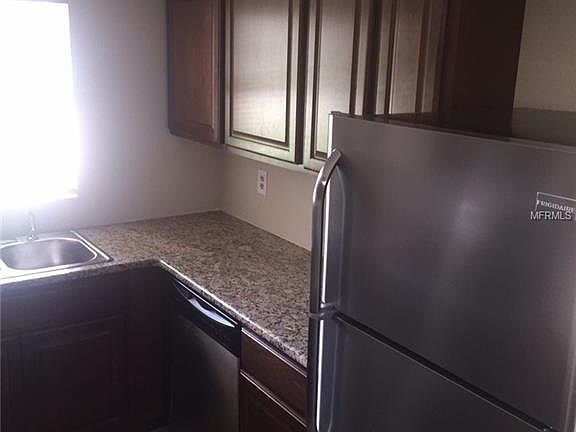 2nd image of 906 Newcastle Ct