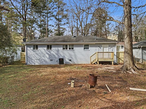 5th image of 2043 Claude St NW