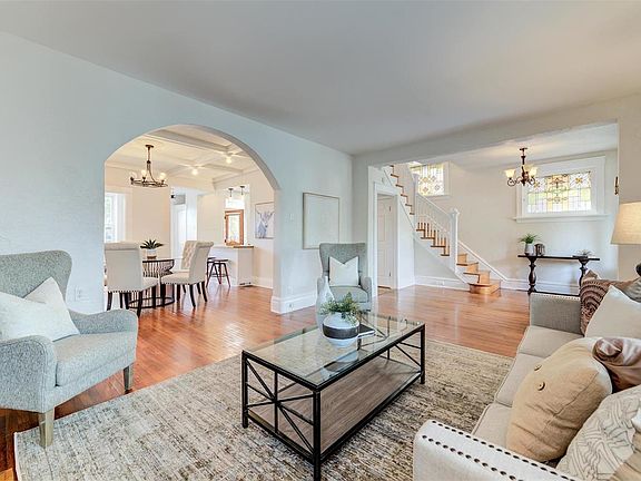 4th image of 5928 Waterman Blvd