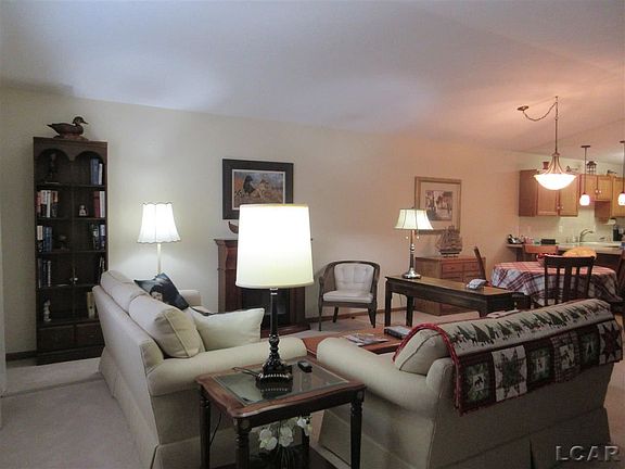 4th image of 1403 Carriage Dr