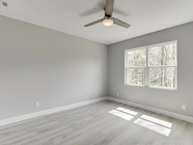 1641 E Broad St — Photo 12
