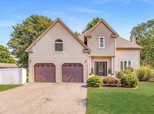 4 Coronet Rd, Holyoke, MA 01040