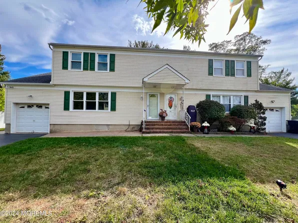 33 Kolas Court, North Middletown, NJ 07748