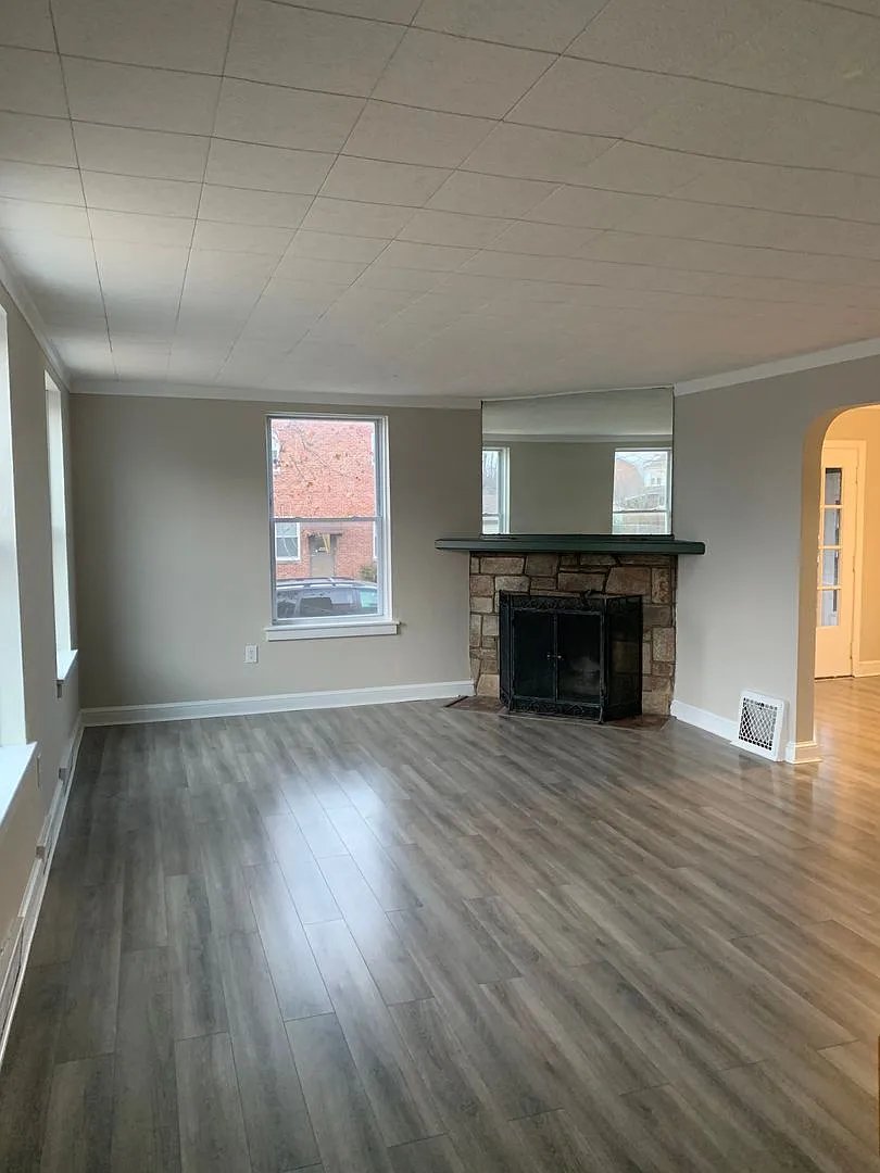 3 Bedroom 1.5 Bath House, Finished Basement, Garage-Suburban SD — Photo 3