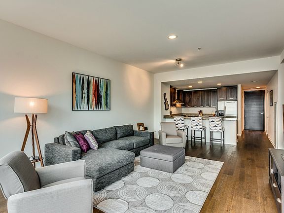 4th image of 240 E Illinois St APT 1809