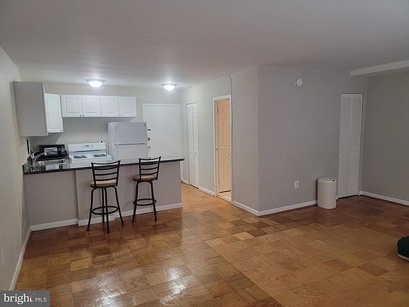 5th image of 922 24th St NW APT 412