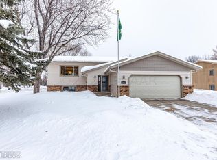 1625 37th Ave S, Fargo, ND