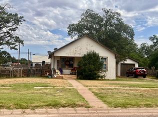 1828 S 1st St, Tahoka, TX 79373